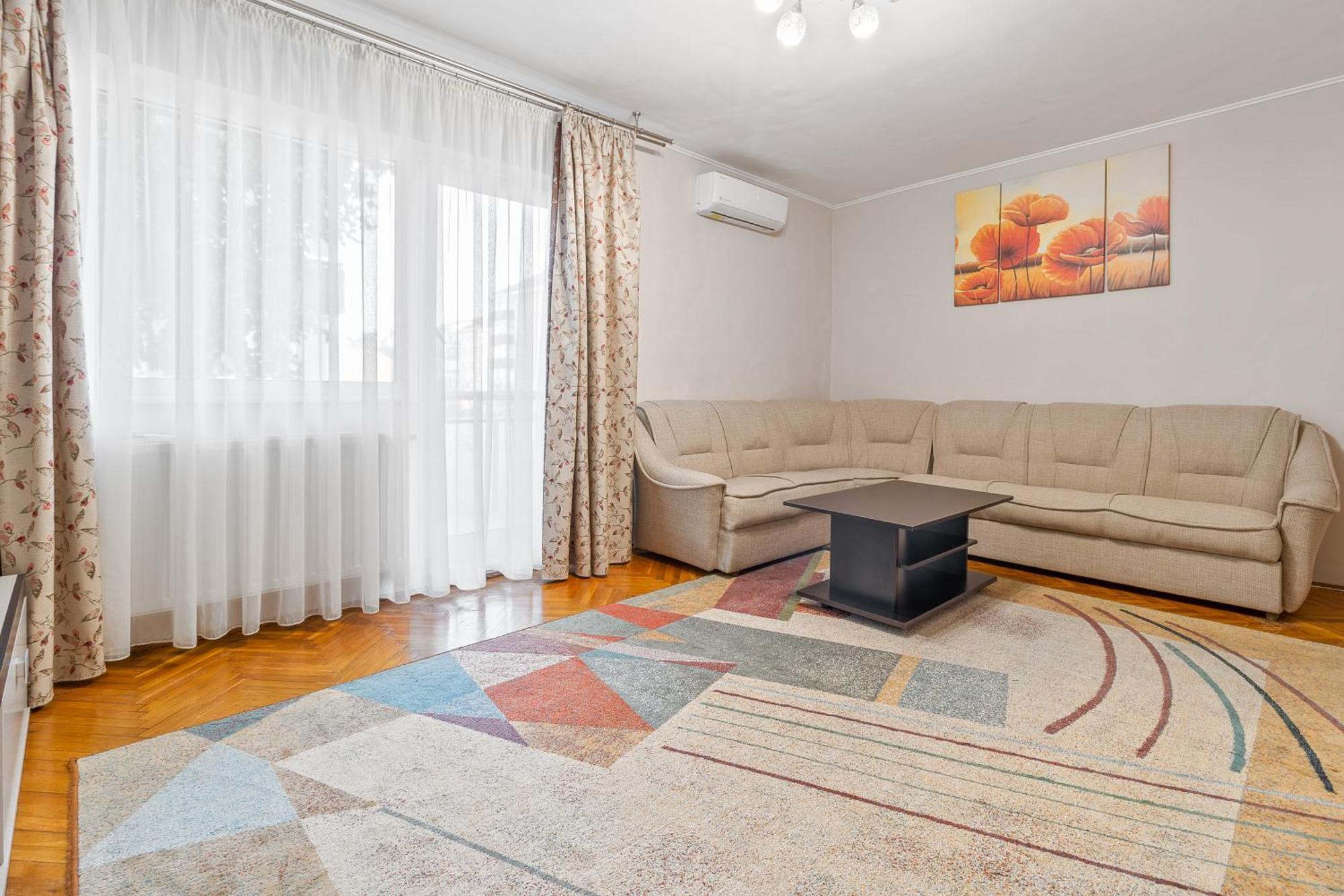 Apartament Helena Орадеа Екстериор снимка