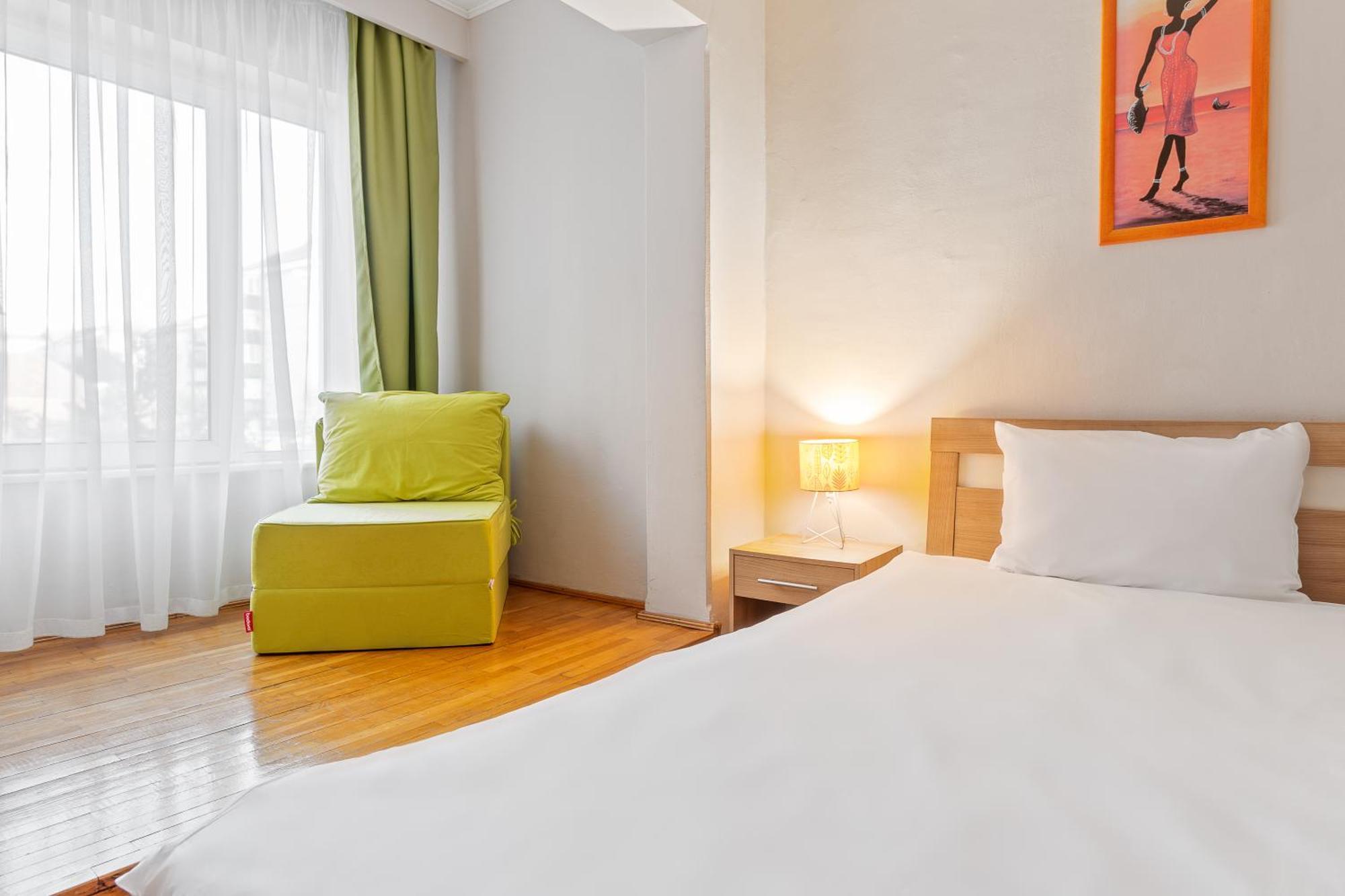 Apartament Helena Орадеа Екстериор снимка