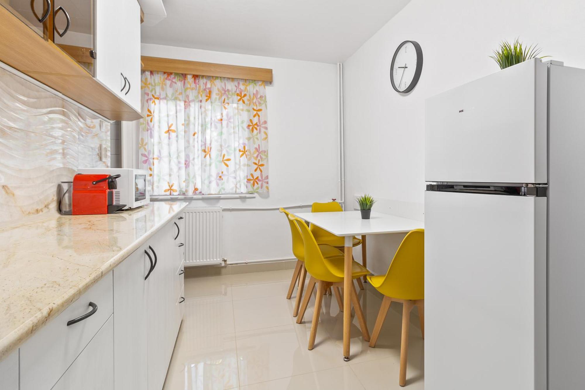 Apartament Helena Орадеа Екстериор снимка